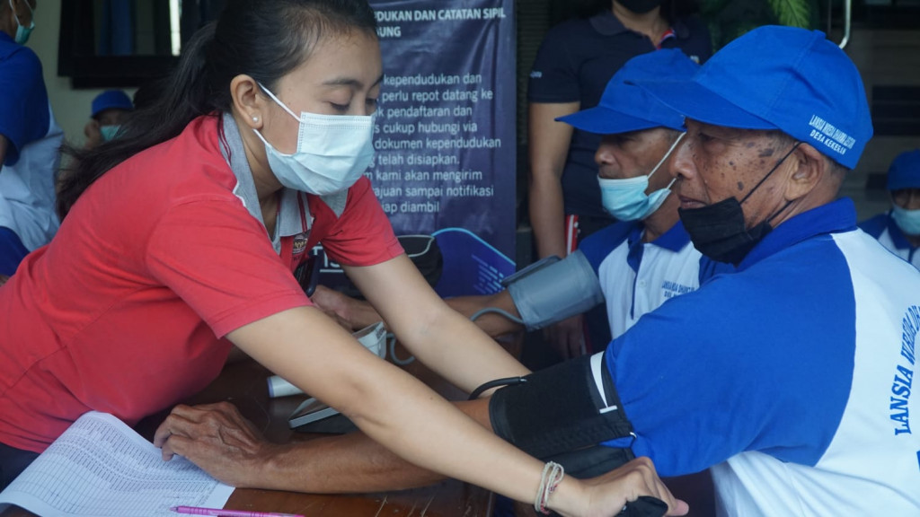 Pelaksanaan Kegiatan Karang Lansia Di Desa Kekeran